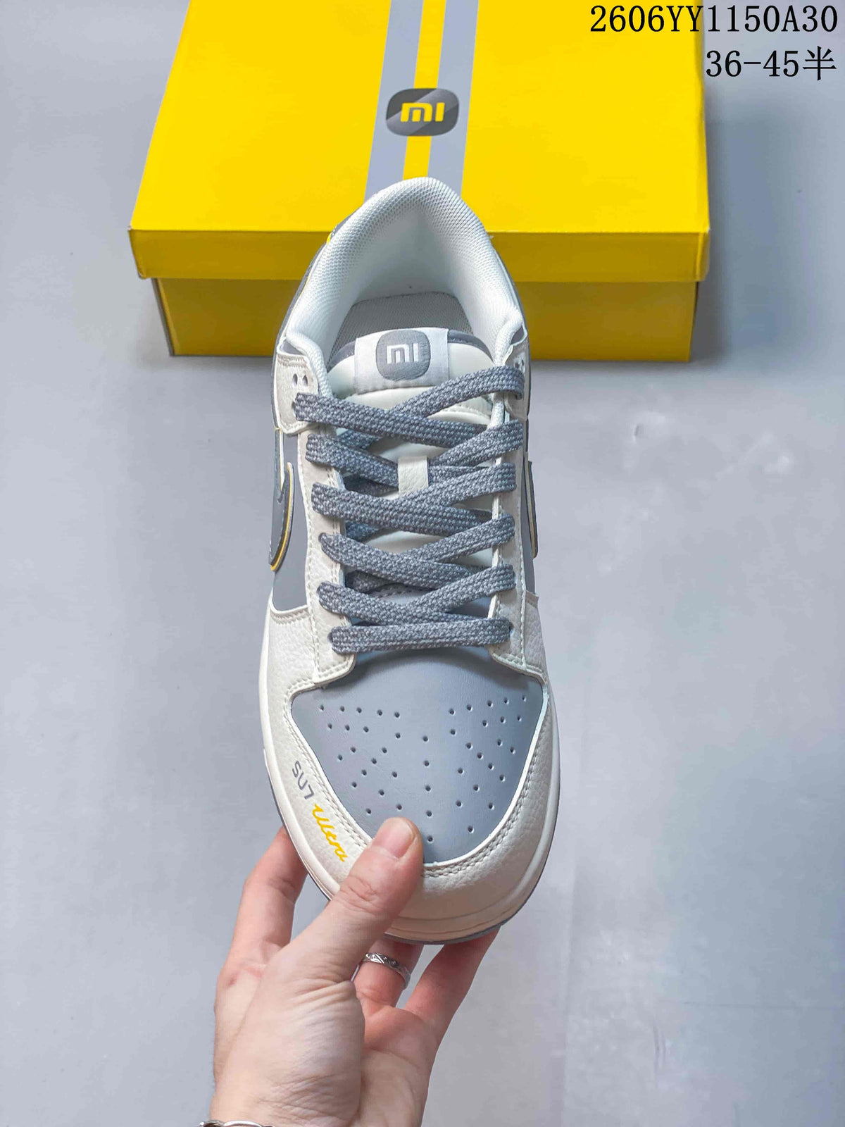 Nike SB Dunk Low Sneaker in Grey, White and Yellow