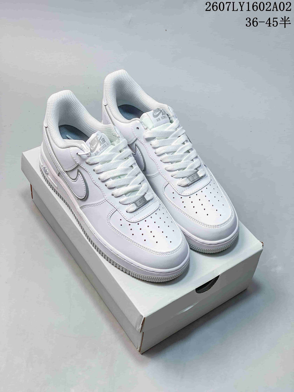 Nike Air Force 1 ’07 Low White Sneakers