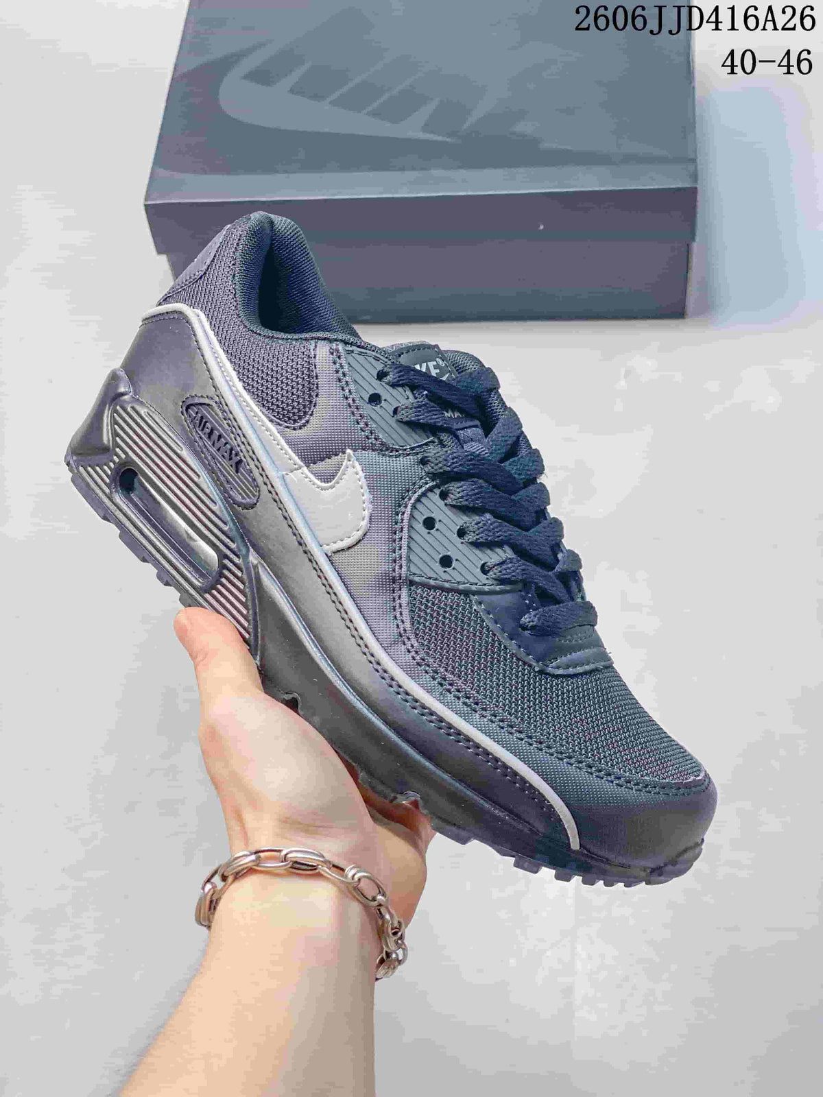 Nike Air Max 90 Retro Sneakers