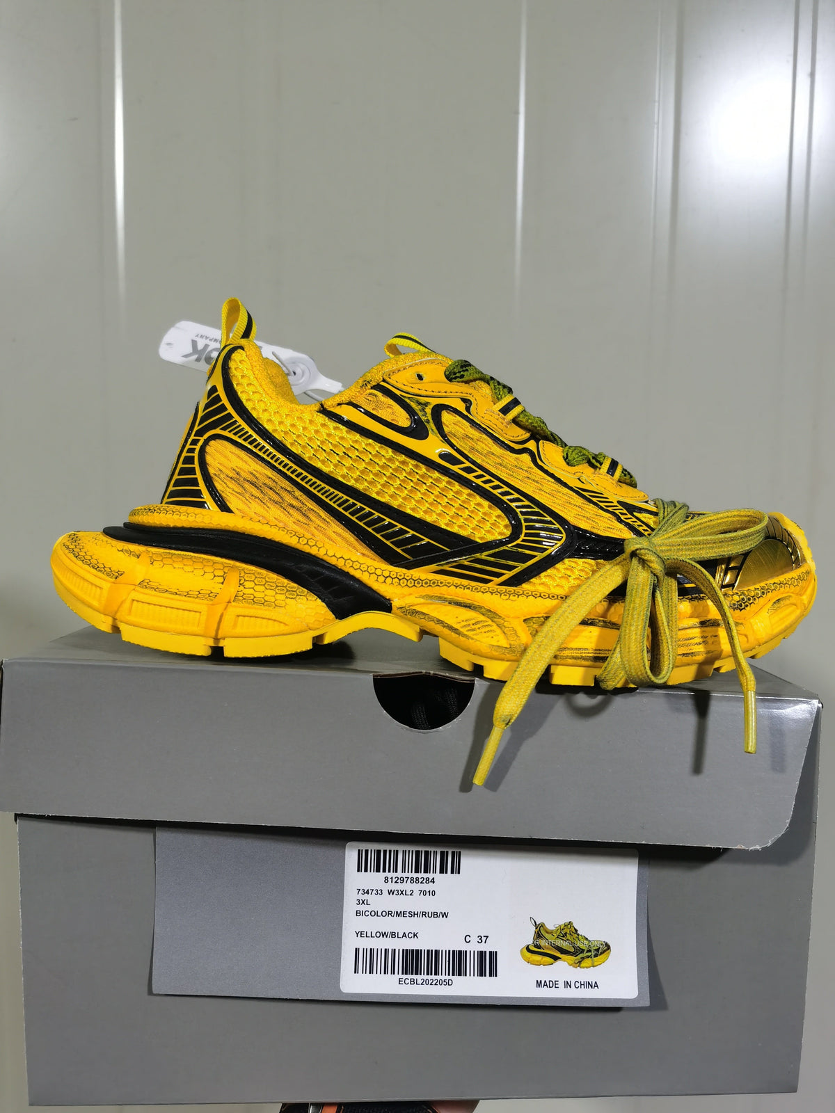Nike 7010 Yellow and Black Sneakers