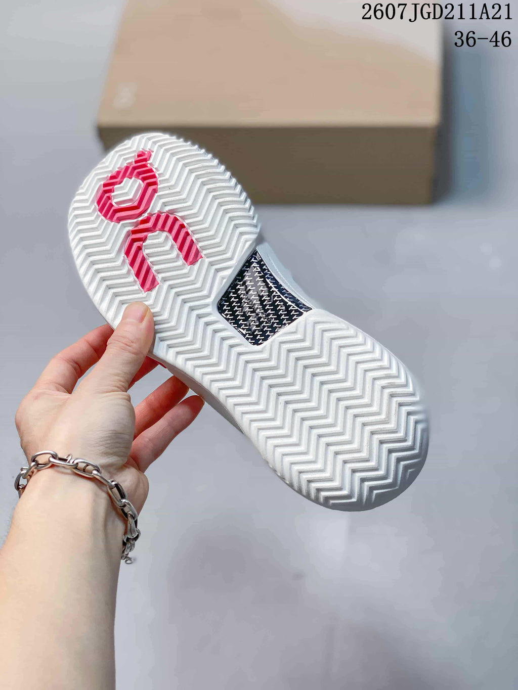 On THE ROGER Pro 2 Tennis Sneakers White Pink 2607TGD211A21