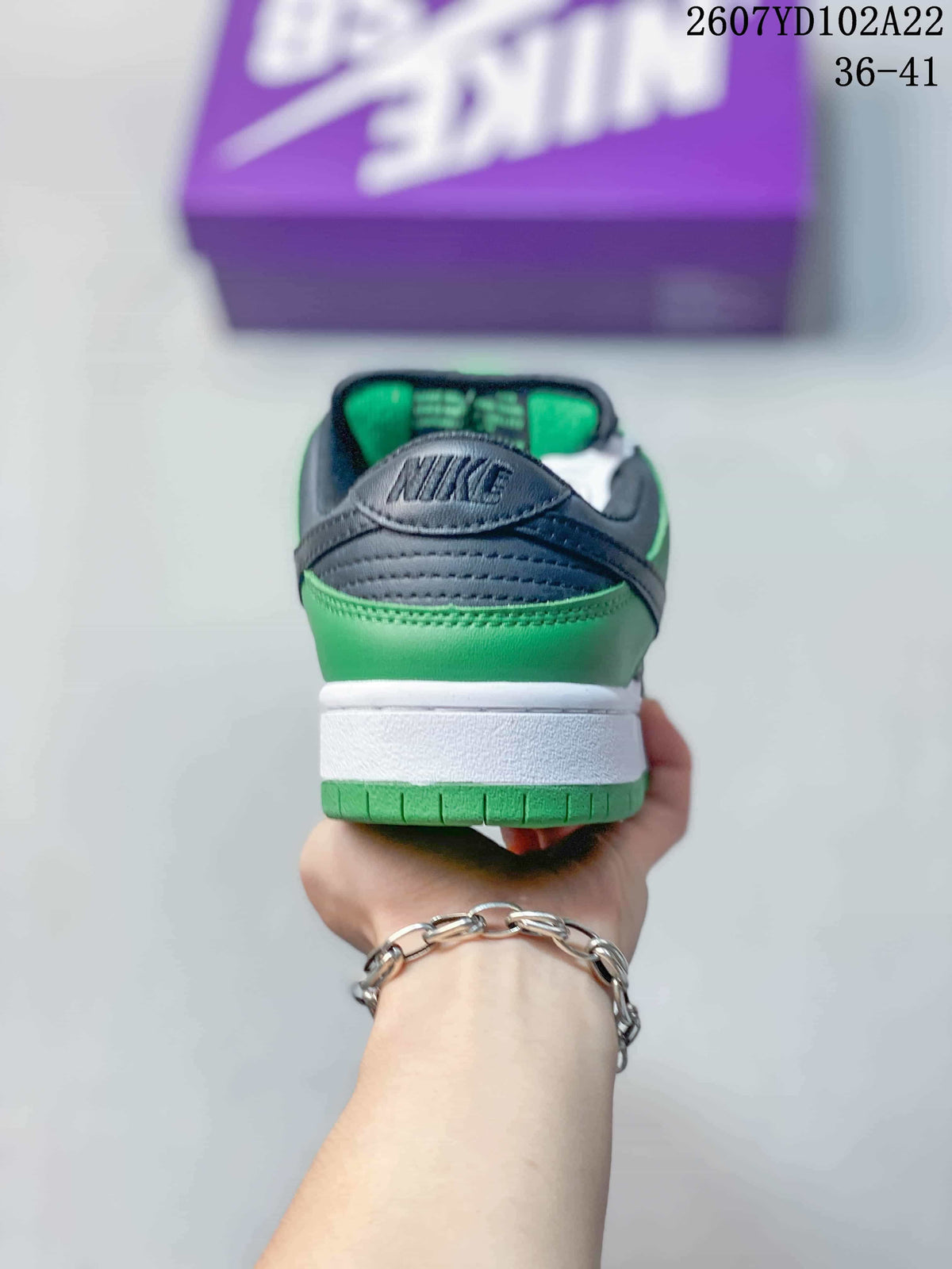 Nike SB Dunk Low Pro Sneakers Black White Green 2607YD102A22