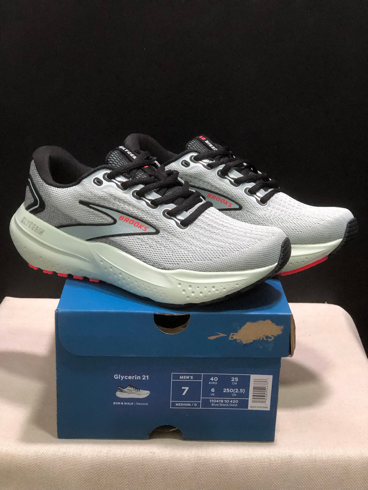 Brooks Glycerin 21 Running Sneakers Gray Black Red