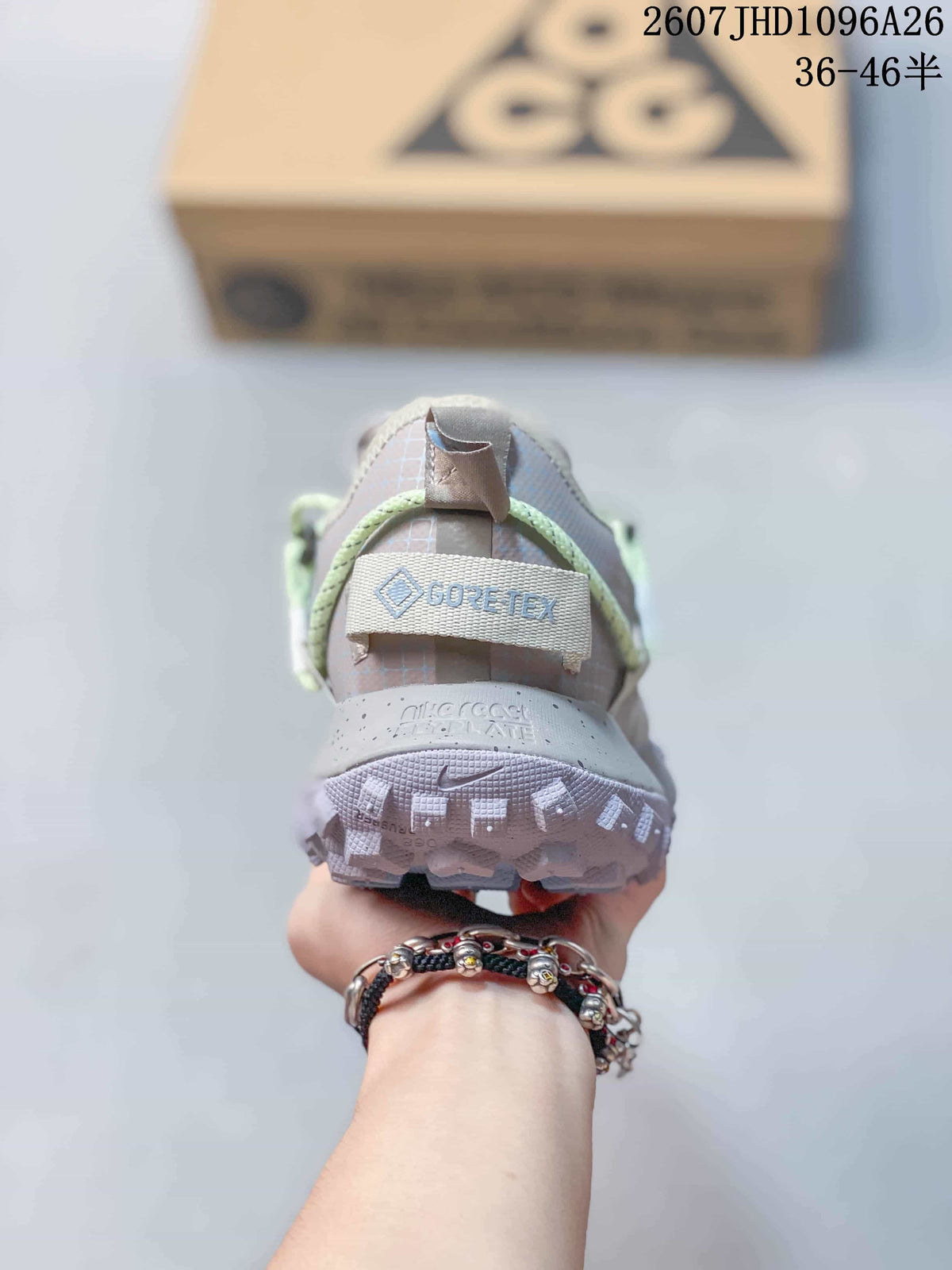 Nike ACG Mountain Fly GORE-TEX Sneakers Gray Lilac