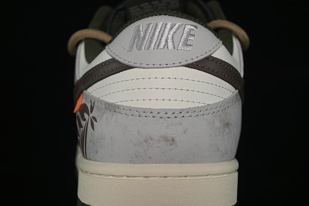 Nike SB Dunk Low Strap Detail HF5441-102 Sneakers