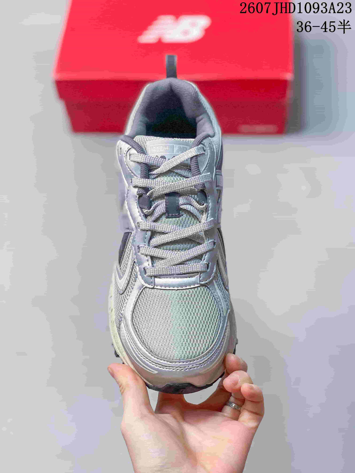 New Balance 410 V5 Grey Low-Top Trail Sneakers 712330EWO