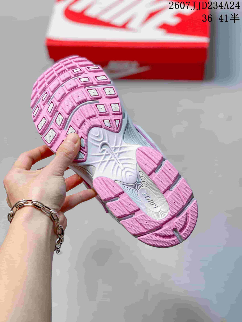 Nike V5 RNR Running Sneakers White Silver Pink 712140RRY