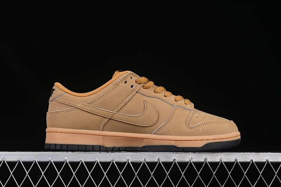 Nike SB Dunk Low Retro SE Wheat Sneakers HQ1932-700