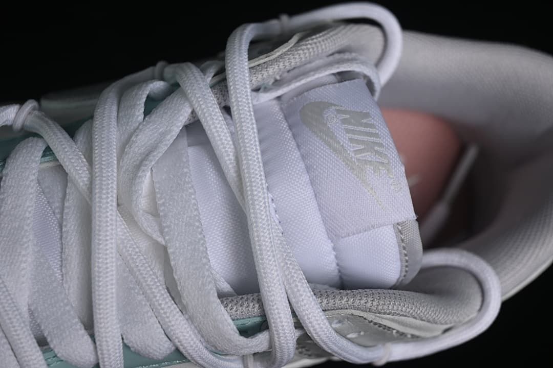 Nike SB Dunk Low White Grey Sneakers HF0730-160
