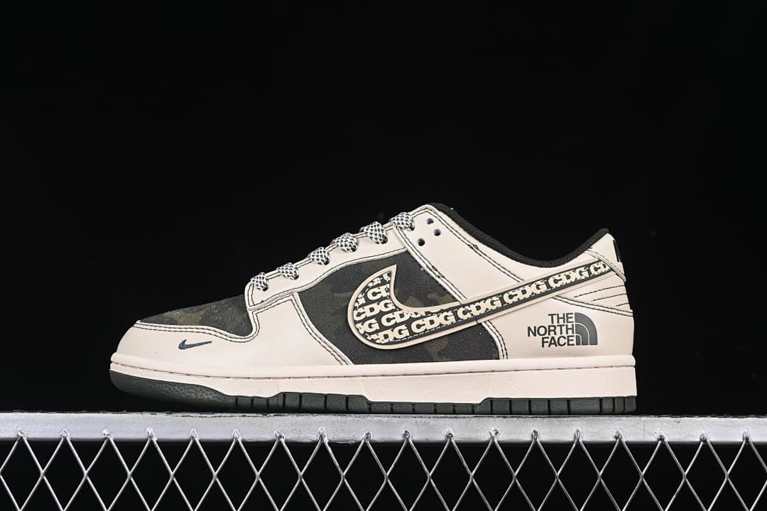 Nike SB Dunk Low The North Face CDG Sneaker DM6868-015