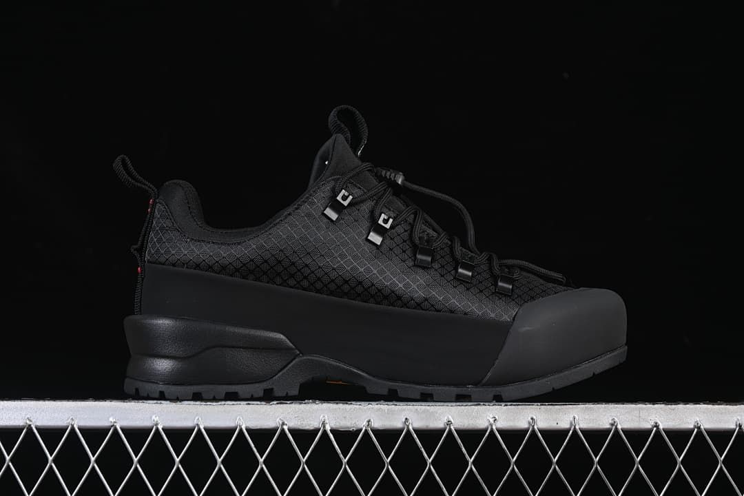 The North Face Glenclyffe Low Black Hiking Shoes NFA817B8OR-080