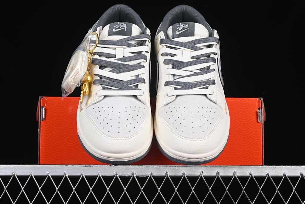 Nike Dunk Low Stüssy Snake-Year Sneakers DM6868-008