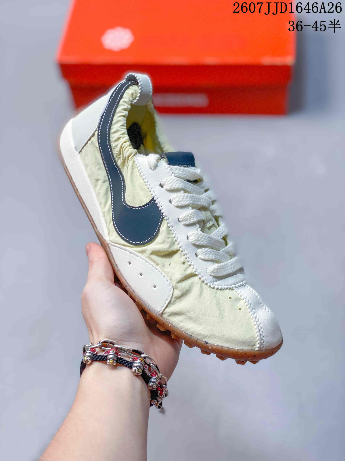 Nike x Jacquemus Low-Top Sneakers Cream Navy JJD1646A26
