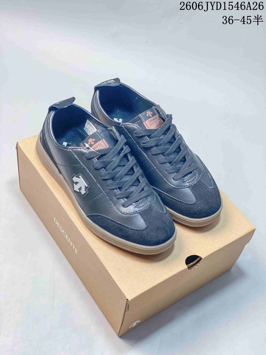 Descente COURT SB Low-Top Sneakers, White and Gray