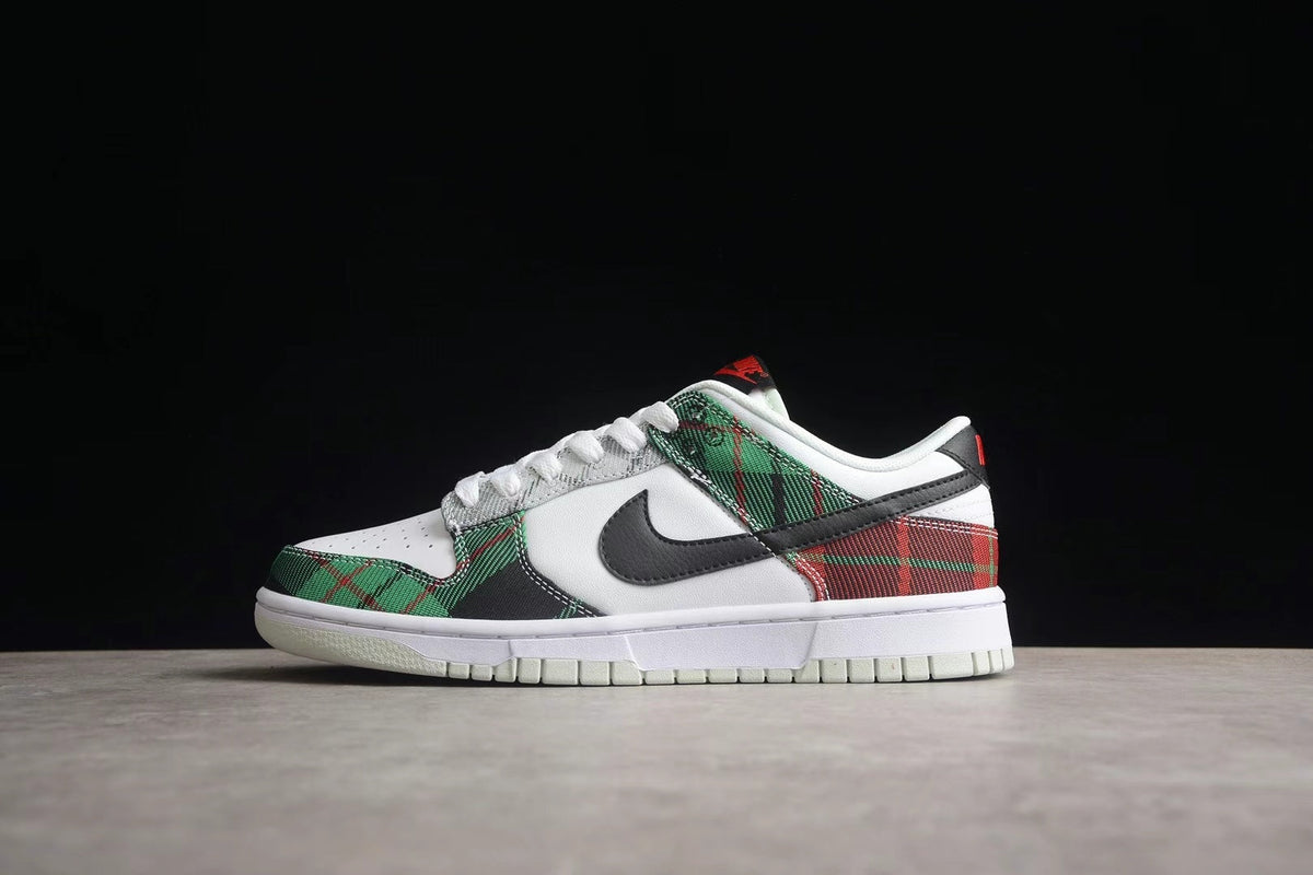 Nike SB Dunk Low Plaid Sneakers Red Green DV0827-100
