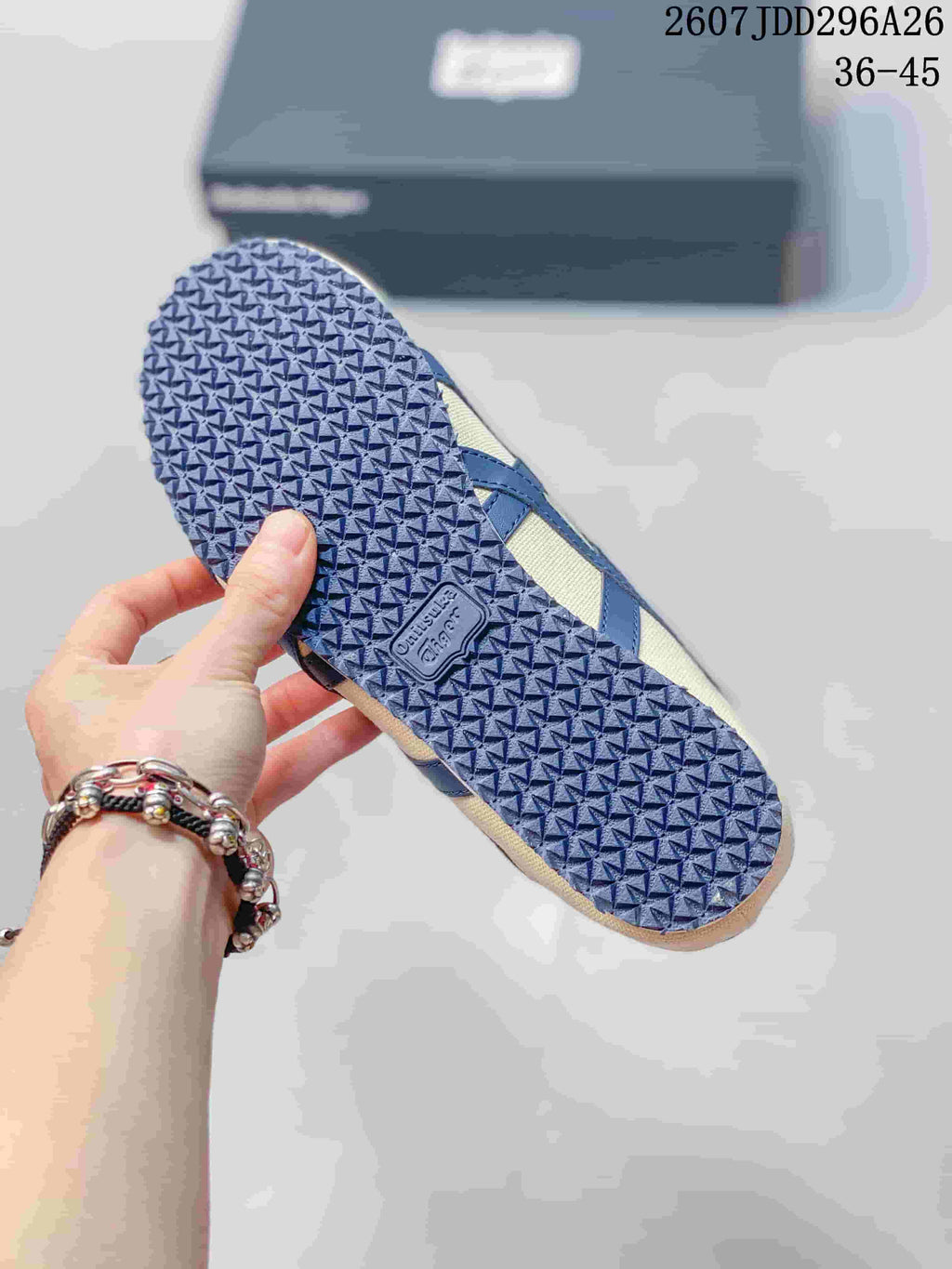 Onitsuka Tiger Mexico 66 Slip-On Sneakers Cream Navy