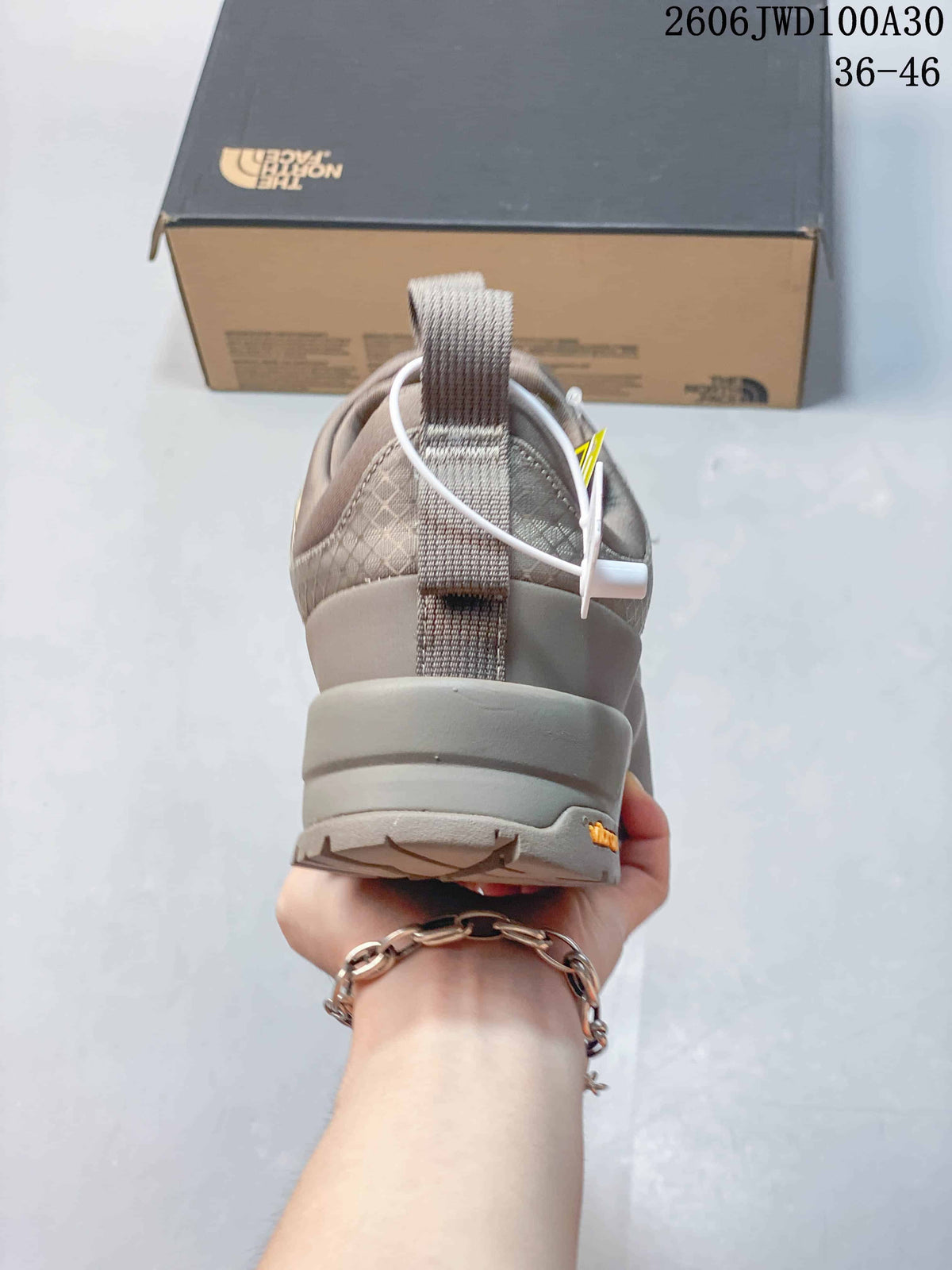 The North Face Glenclyffe Low-Top Hiking Shoes, Taupe
