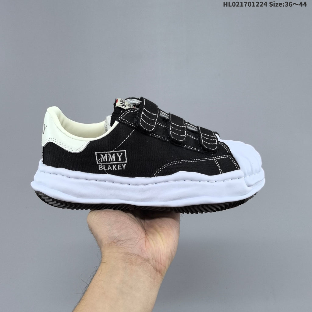 Maison MIHARA YASUHIRO Blakey Low Sneakers Black White