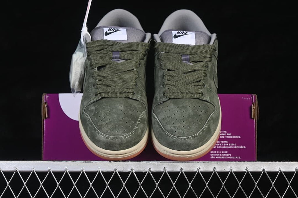 Nike SB Dunk Low Olive Green Sneakers HJ0367-301