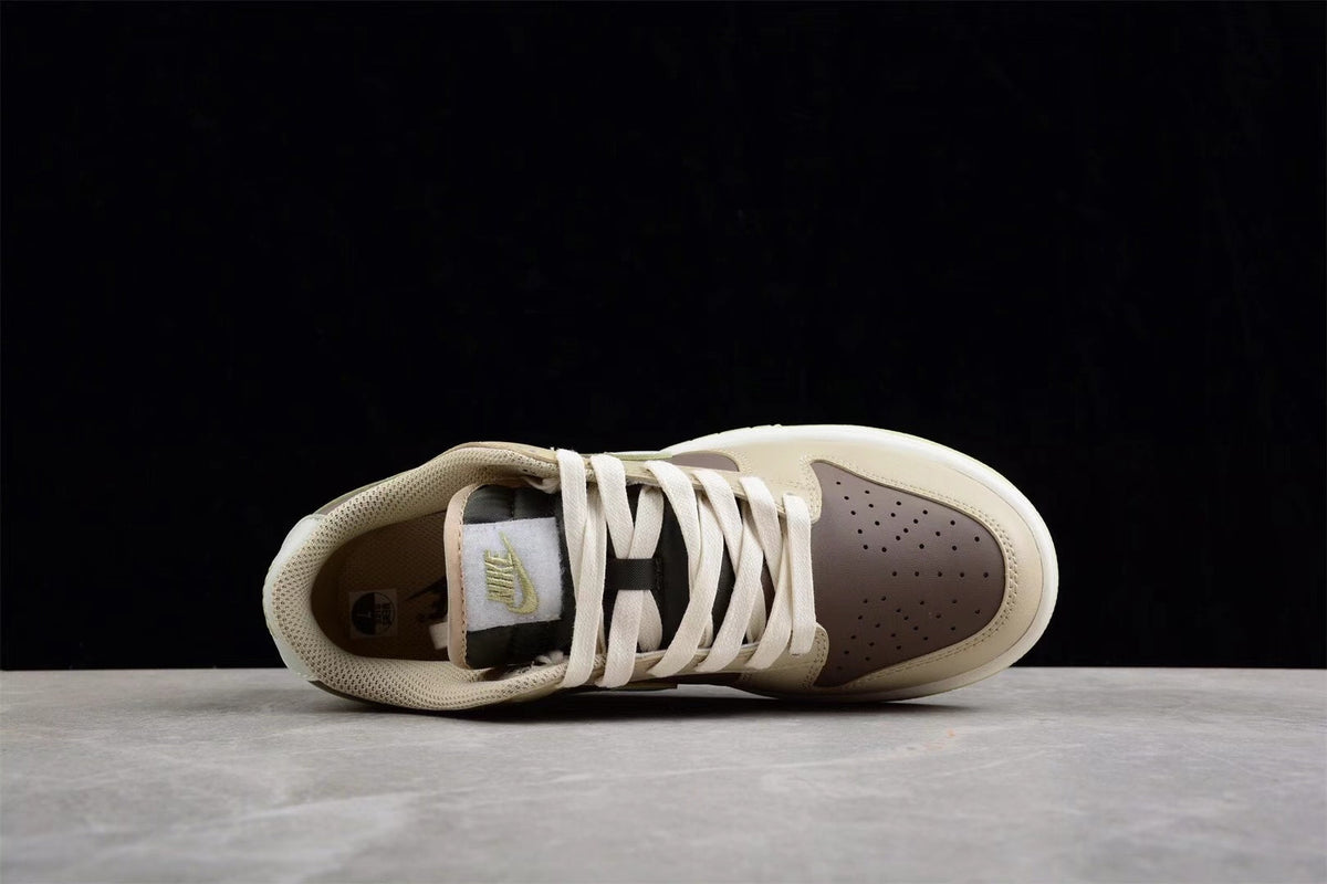 Nike SB Dunk Low Sneakers Beige Brown FB4961-012
