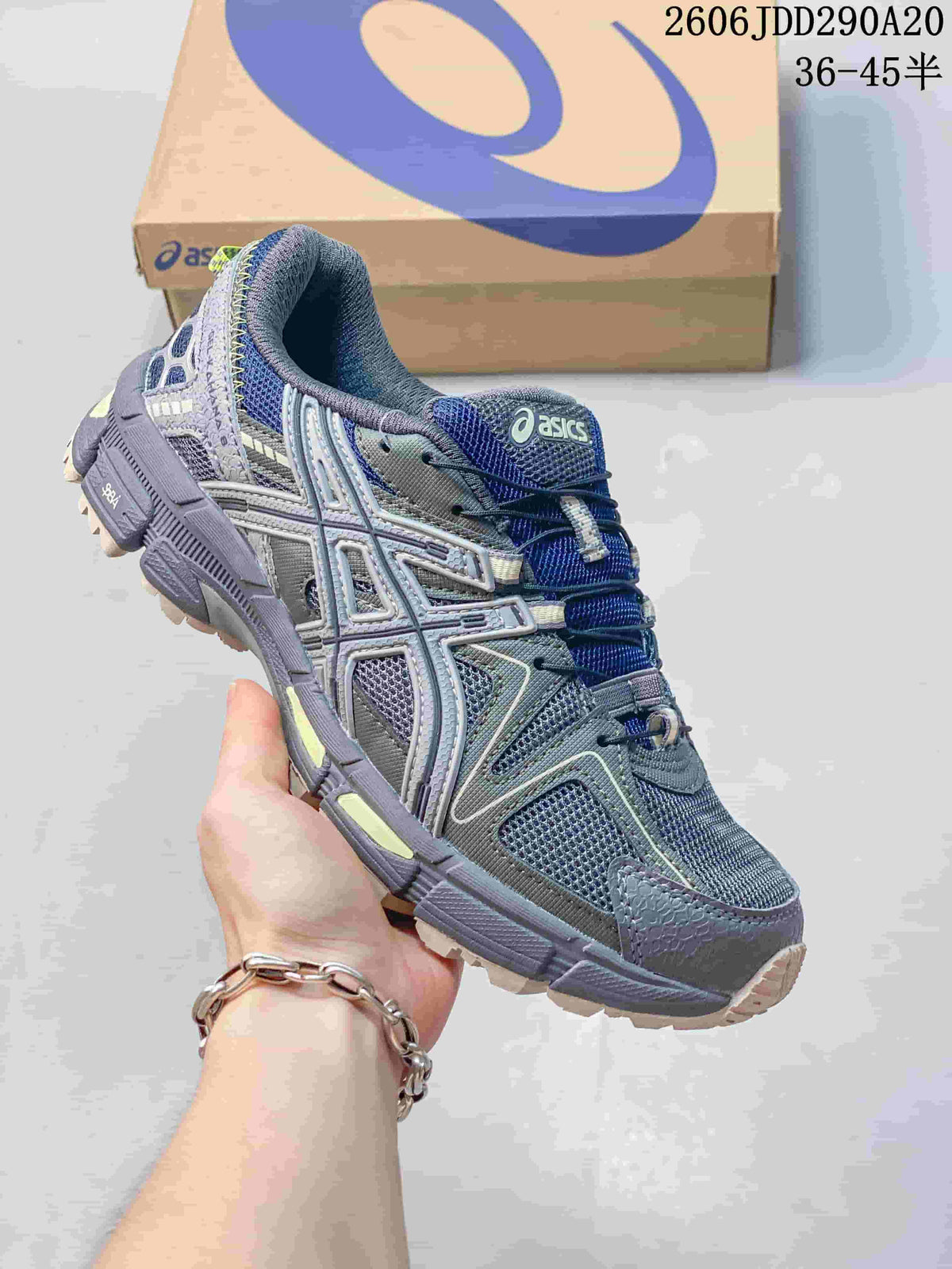 ASICS Gel-Kahana 8 Trail Running Sneakers