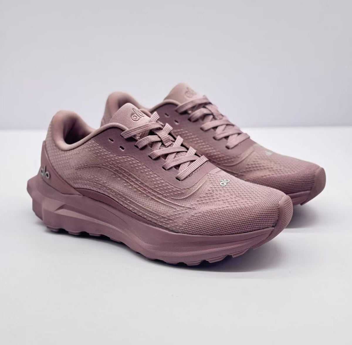 alo Runner Sneakers Pink