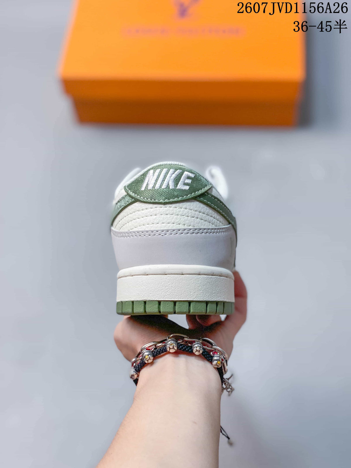 Nike SB Dunk Low Pro White Green Sneakers