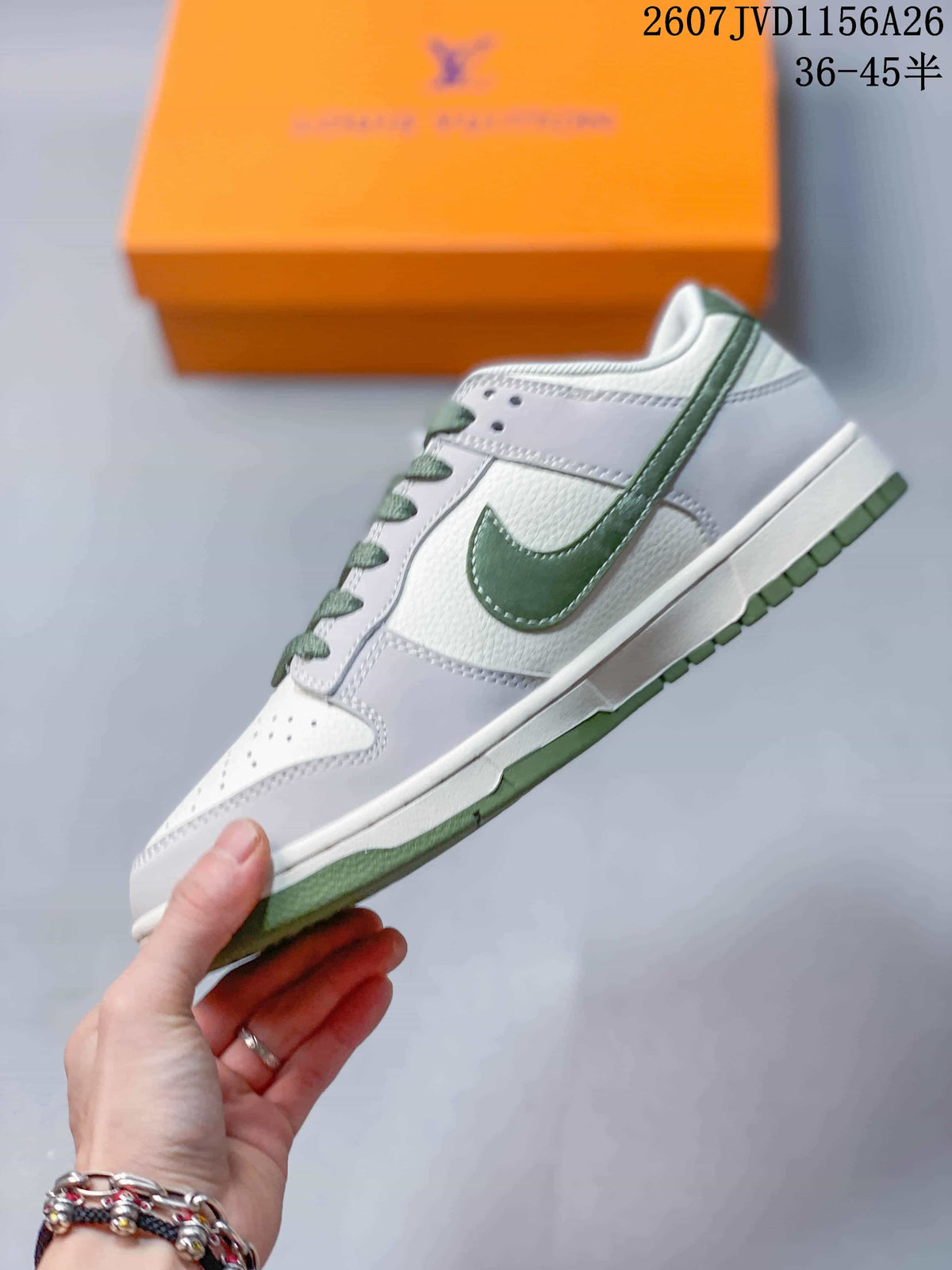 Nike SB Dunk Low Pro White Green Sneakers