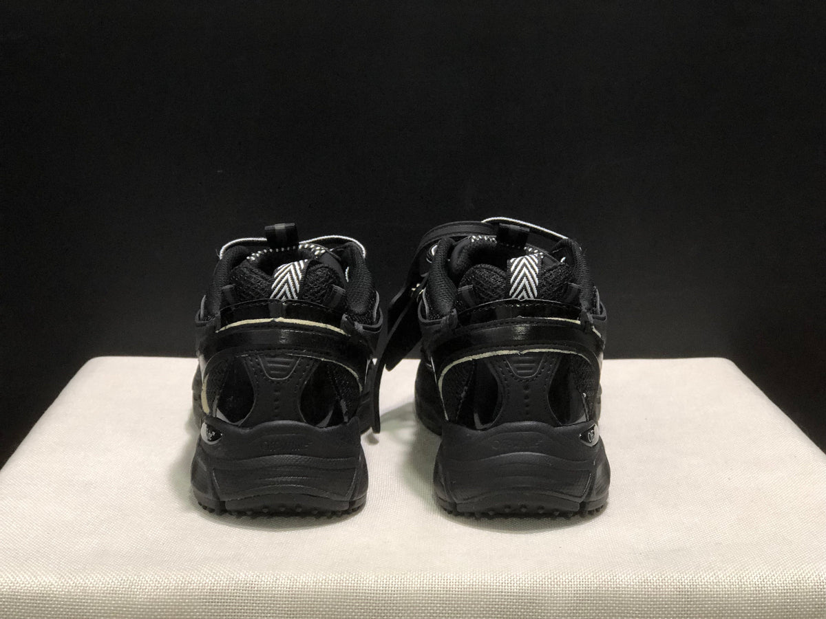Off-White Be Right Back Black Lace-Up Dad Sneakers