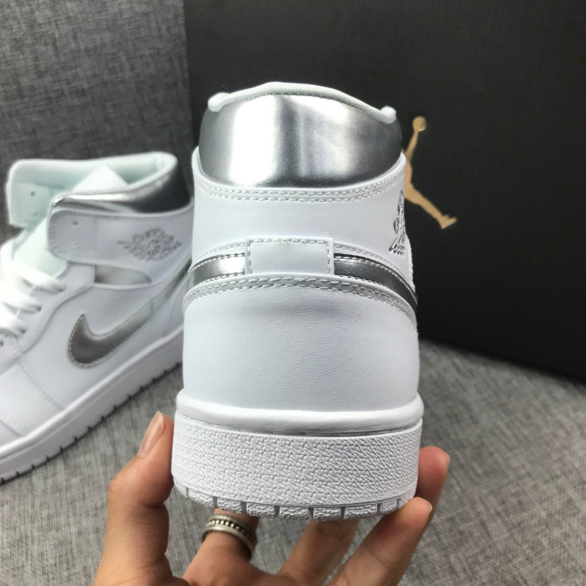 Air Jordan 1 Mid White Silver Sneakers 554724-105
