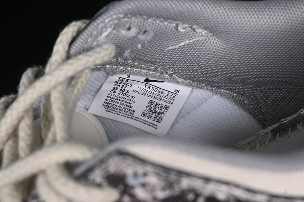 Nike SB Dunk Low Snake Year Black and White YX5066-272