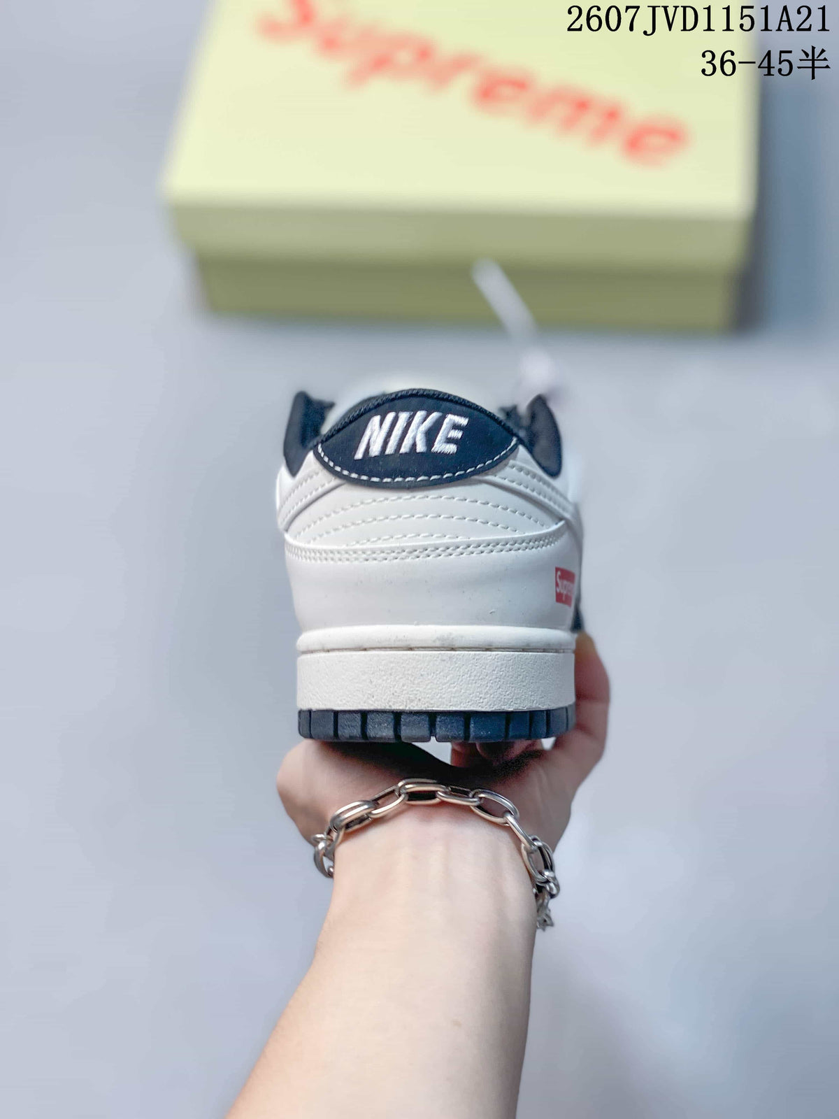 Nike Dunk Low Retro x Supreme White Navy Red 2607JVD1151A21