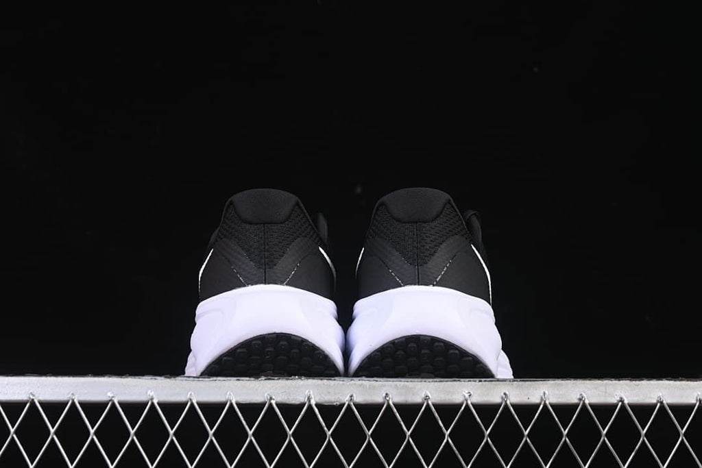 Nike Revolution 8 Running Shoes Black White HJ9198-003