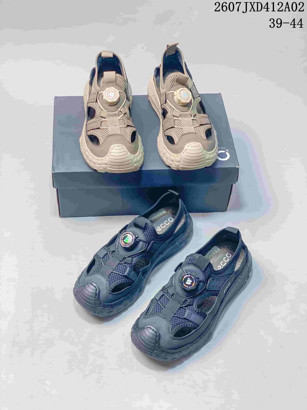 ECCO JXD412A02 Men's Closed-Toe Outdoor Sandals