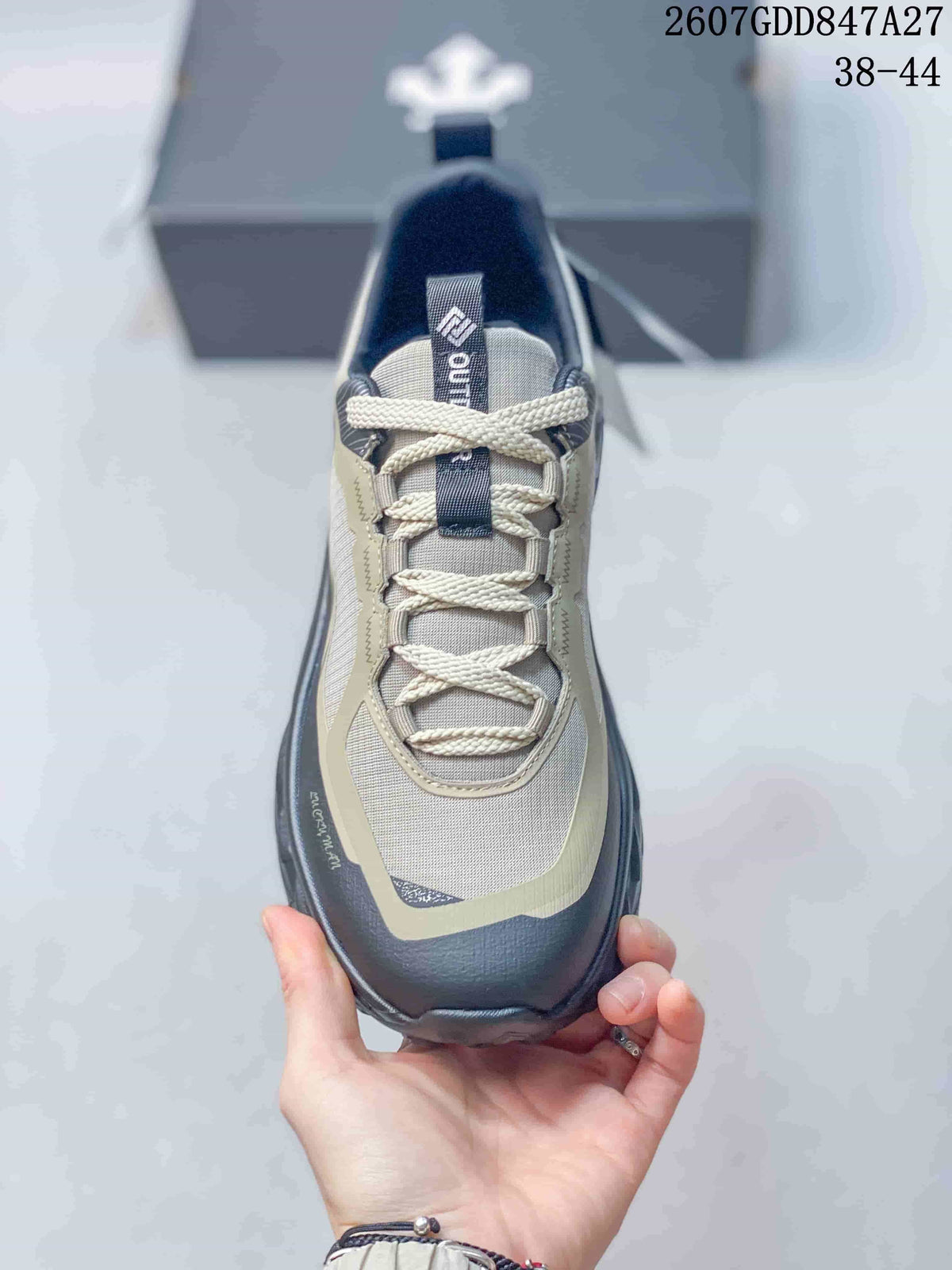 DESCENTE TERRAIND Low-Top Hiking Sneakers Beige Navy SQ323LCR92