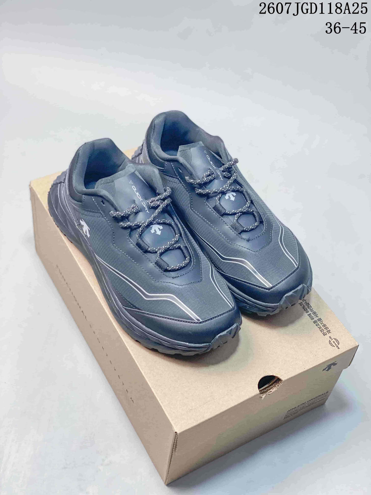 DESCENTE TERRAIND Low-Top Hiking Shoes Dark Gray SQ323LCR92