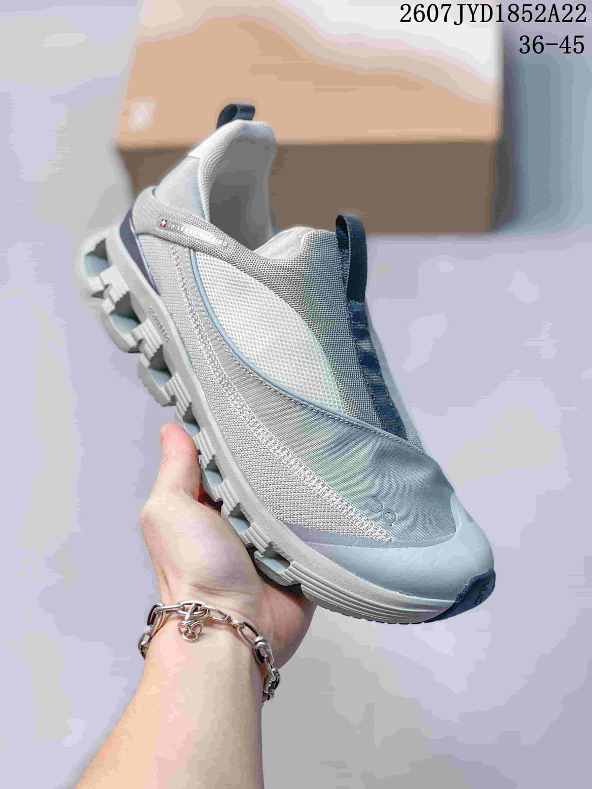 On Cloud X 4 Low-Top Sneakers Grey White Navy 2607JYD1852A22