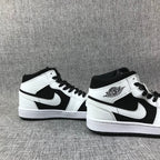 Jordan Air Jordan 1 Mid Black White Sneakers 554724-113