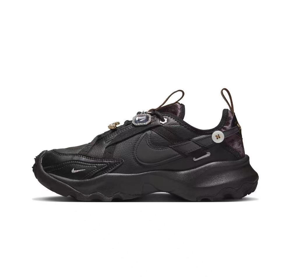 Nike TC 7900 Black Low-Top Sneakers FB1861