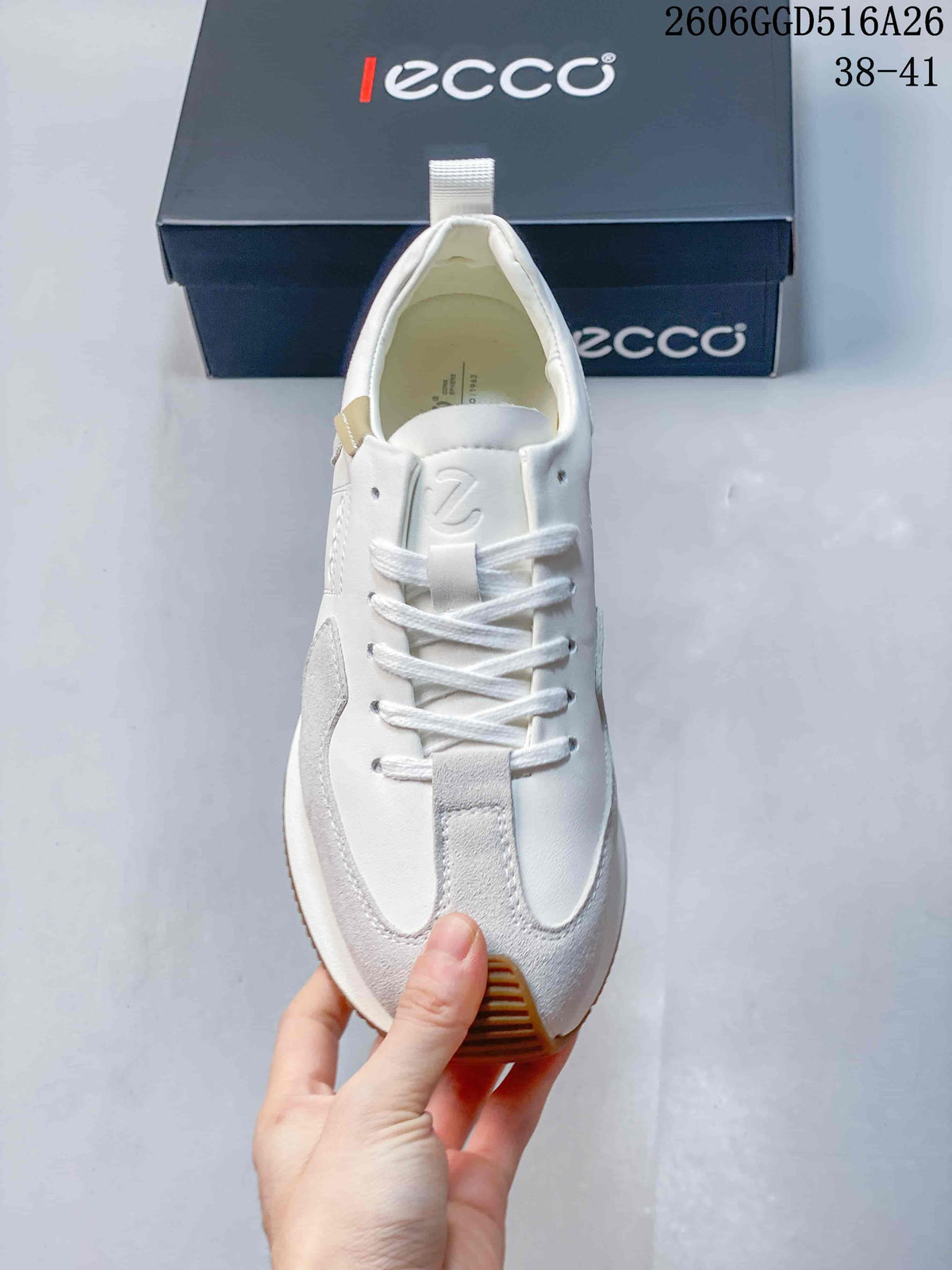 ECCO Men’s White and Gray Lace-Up Sneakers
