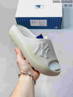 MLB New York Yankees Open-Toe Slide Sandals