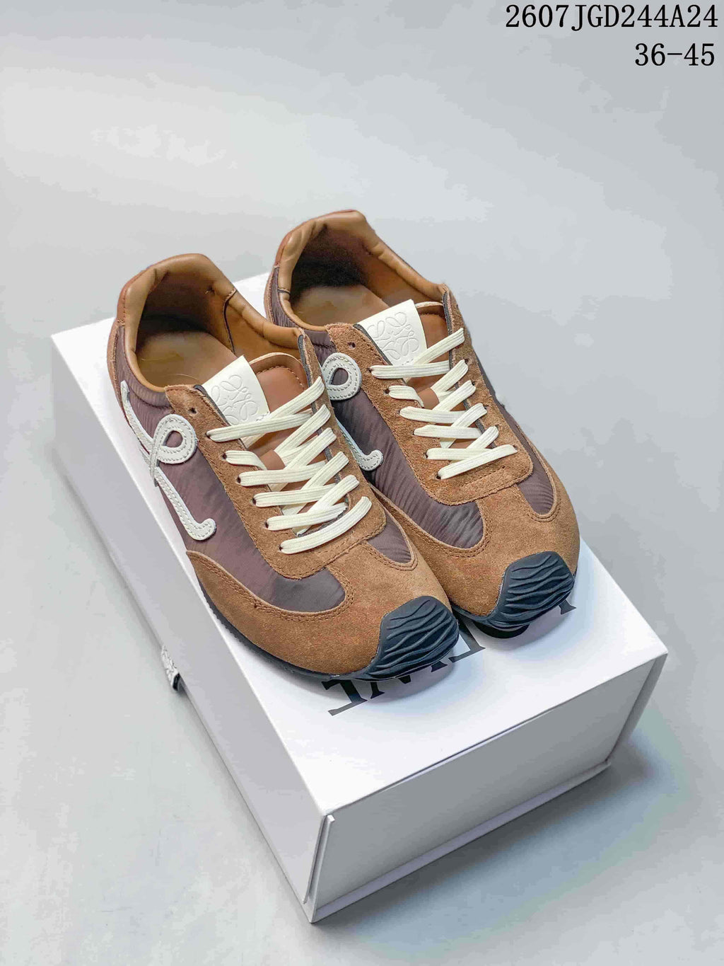 Loewe Ballet Runner 2.0 Brown Low-Top Sneakers 2607TGD244A24