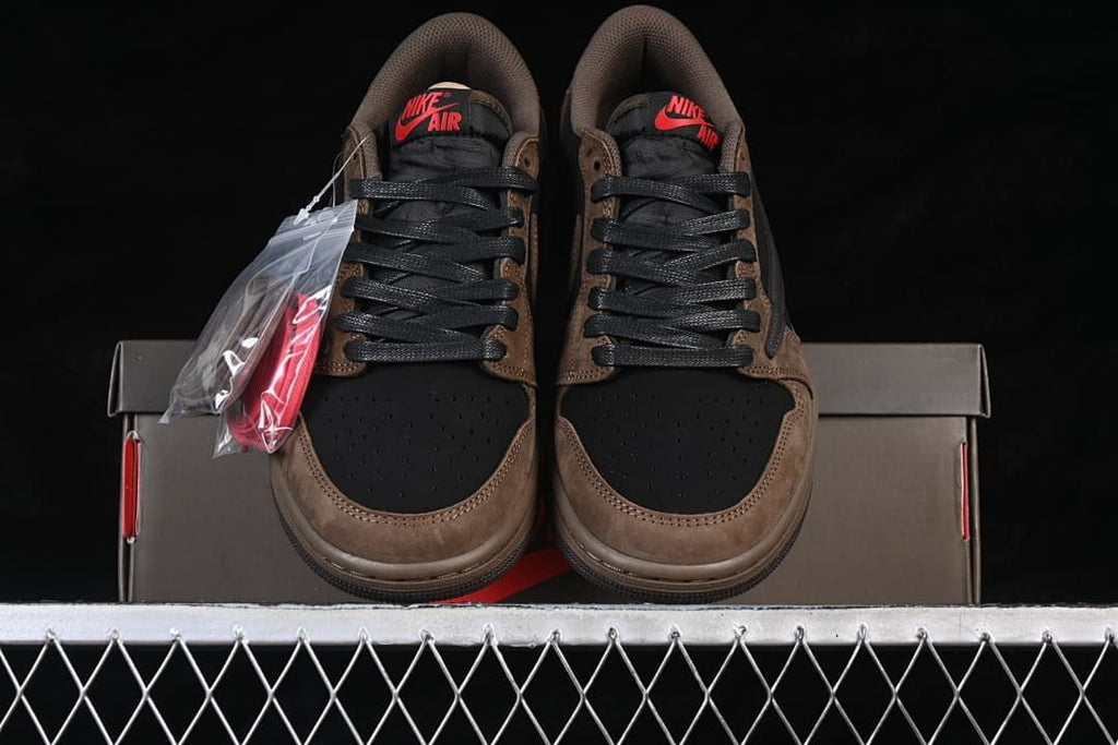 Nike Travis Scott x Air Jordan 1 Low OG Sneakers CQ4277-001