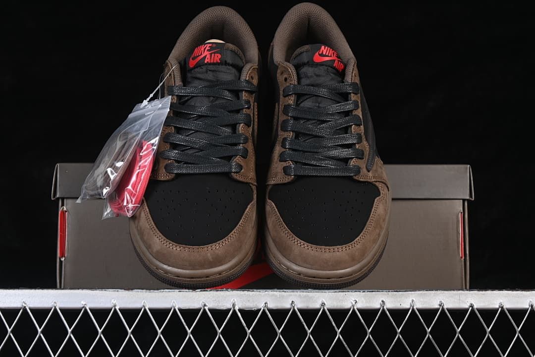 Nike Travis Scott x Air Jordan 1 Low OG Sneakers CQ4277-001