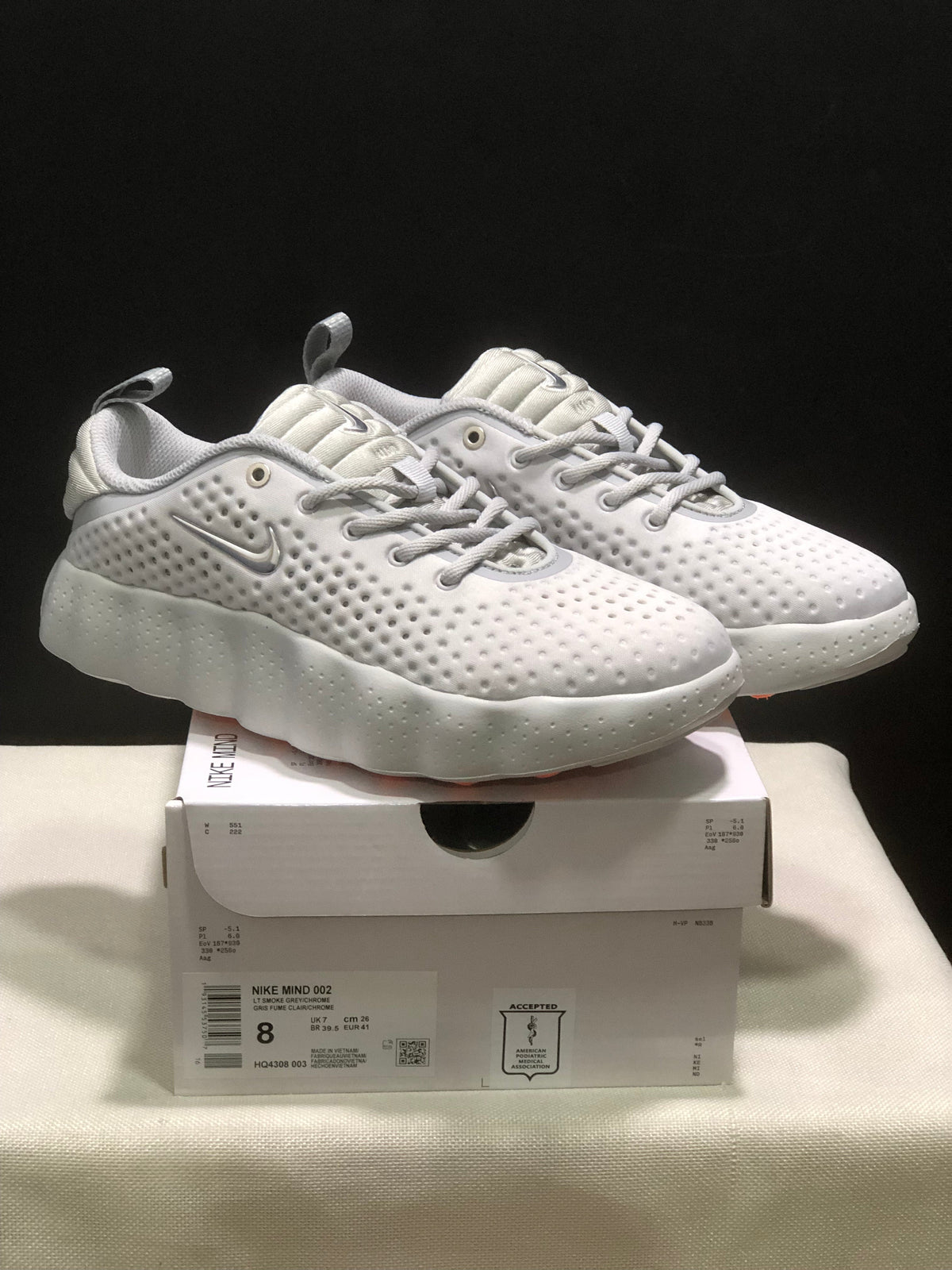 Nike Mind 002 White Textured Training Sneakers