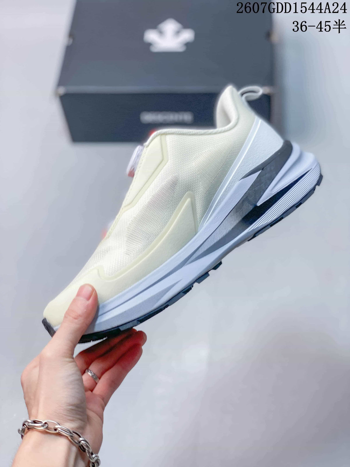 DESCENTE LAVITATE WIRE 3.0 Running Sneakers Off-White