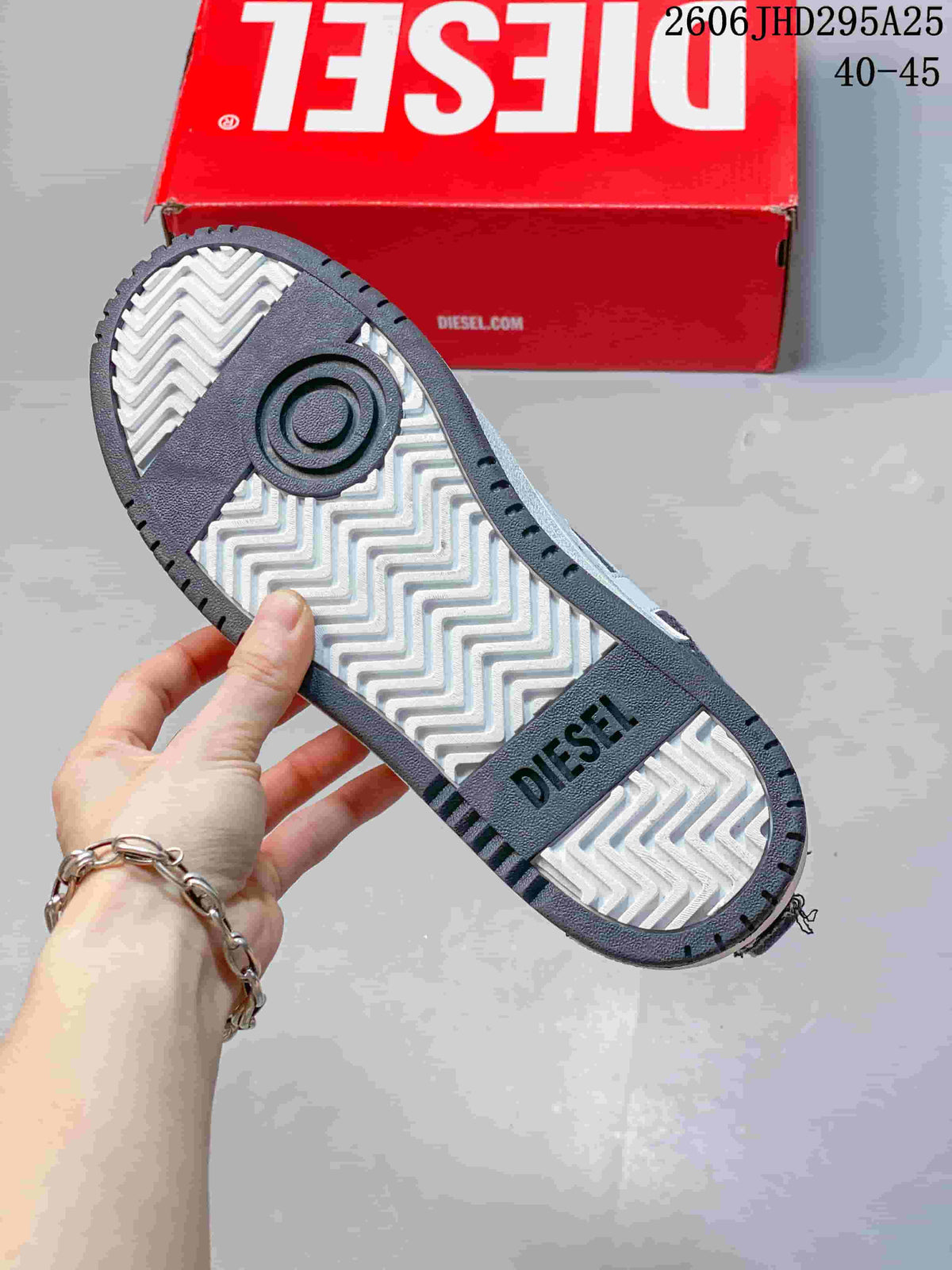 Diesel S-UKIYO V2 Low-Top Sneakers in Charcoal
