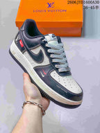 Nike Air Force 1 ’07 Low Sneakers in Navy and White