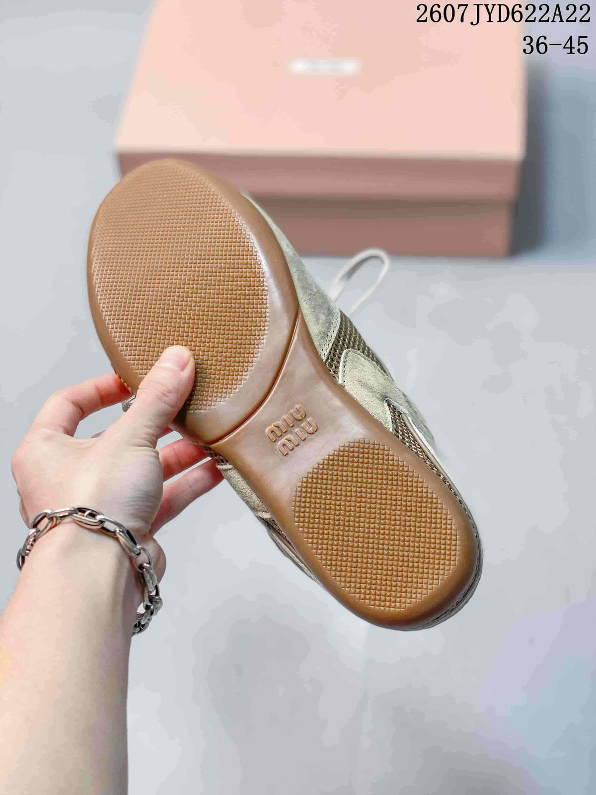 Miu Miu Gymnasium Low-Top Sneakers Beige 712520WPR