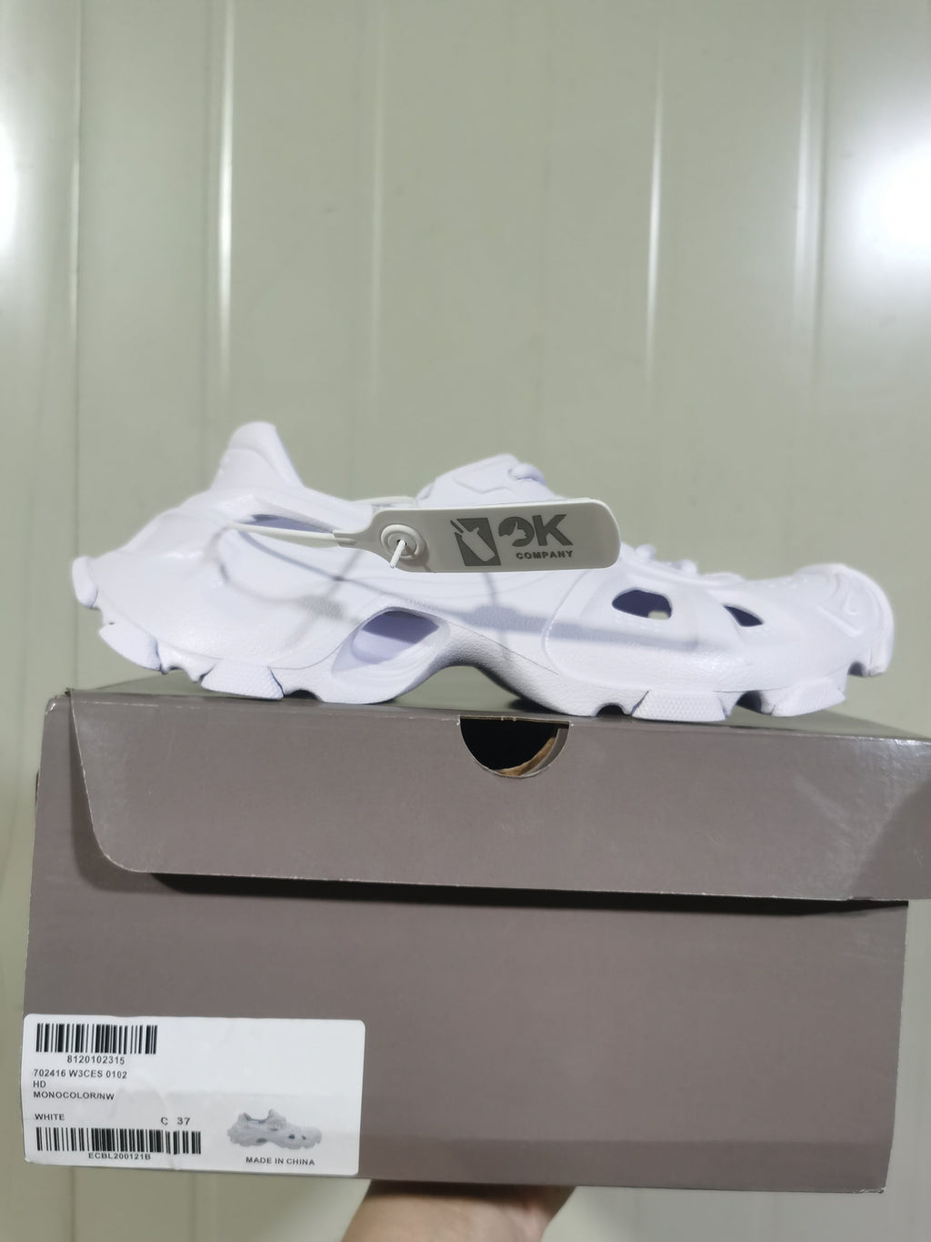 Open-Panel Sneakers in White or Light Apricot